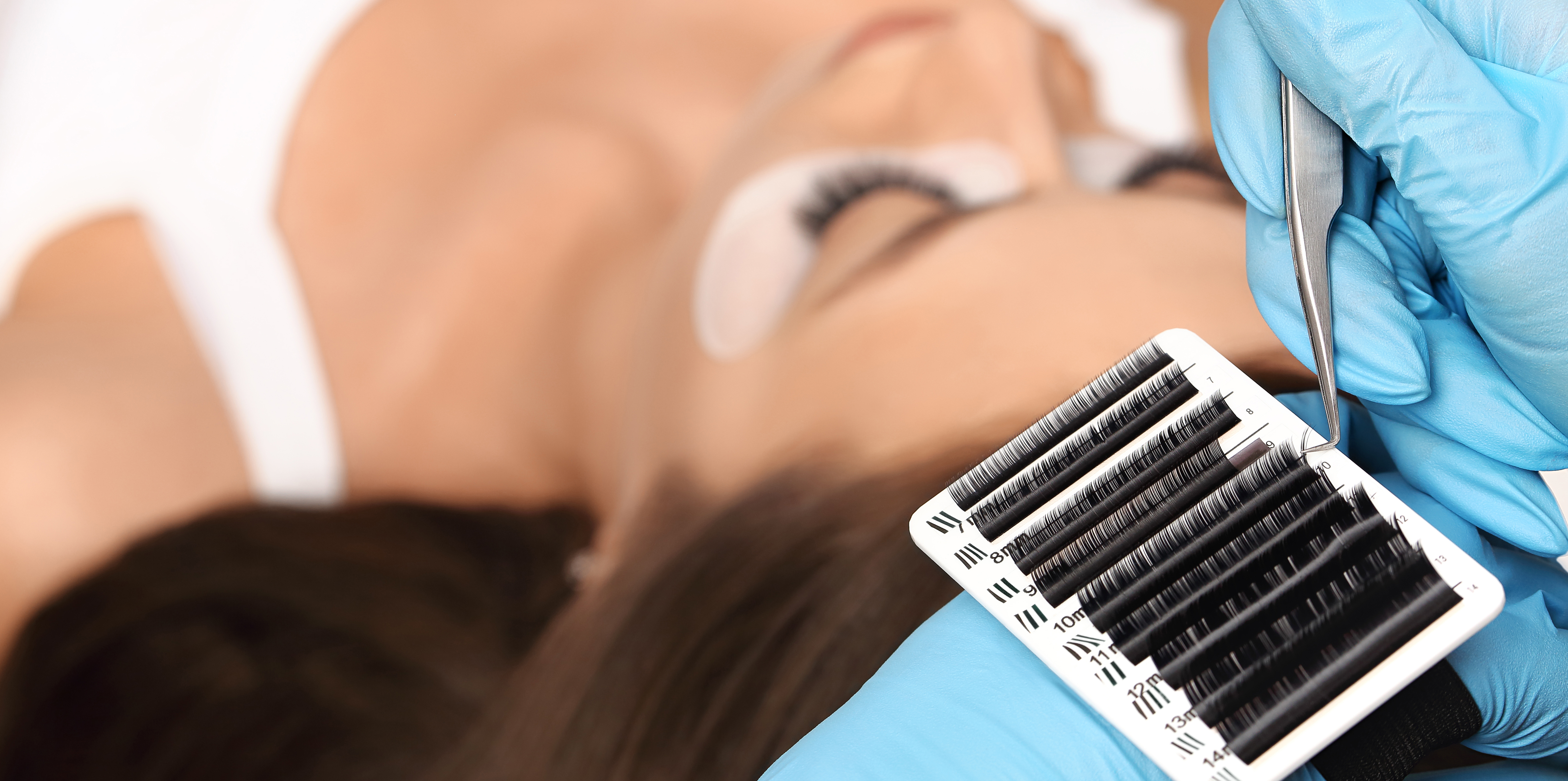 Какие материалы нужны для мастера по наращиванию ресниц?